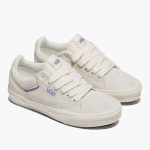 New VANS suede Seldan Sneakers Size 8.5